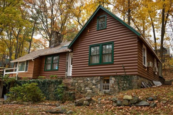 Cedar Log Siding Pattern